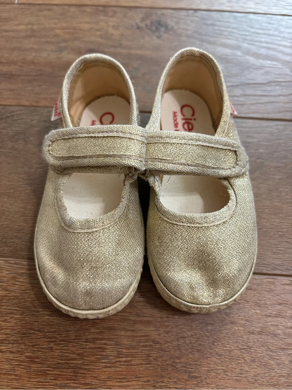 Cienta Gold Glitter Mary Jane Shoes Baby/Toddler Size 5-5.5 EU 21 Made in Spain